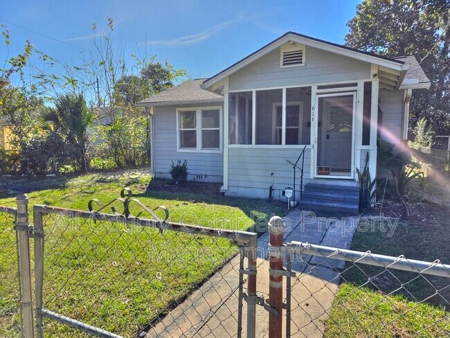 Building Photo - 616 Woodbine St