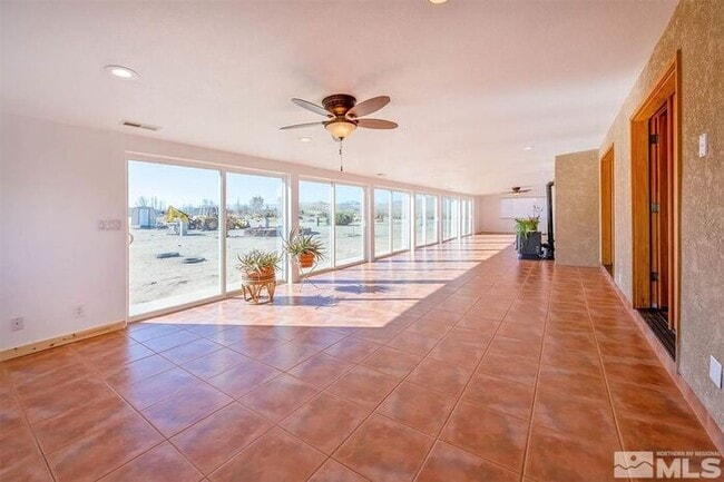 Building Photo - Spacious Lake-Adjacent Estate on 4.6 Acres in Silver Springs, NV