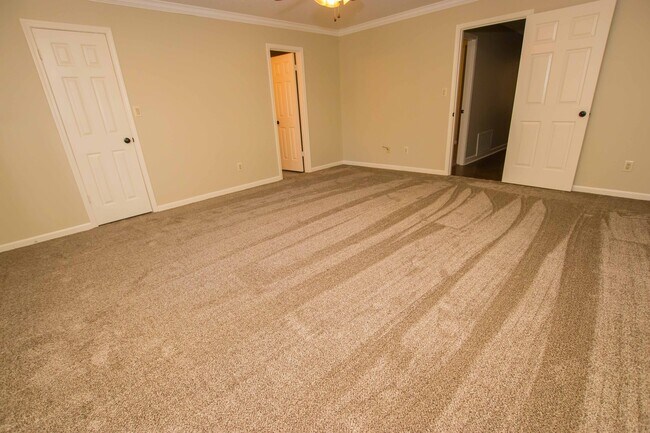 Building Photo - 3 bed 2 bath in Valley View