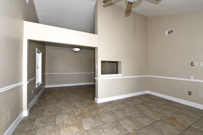 Building Photo - Stylish and Spacious 4-Bedroom Home PLUS C...