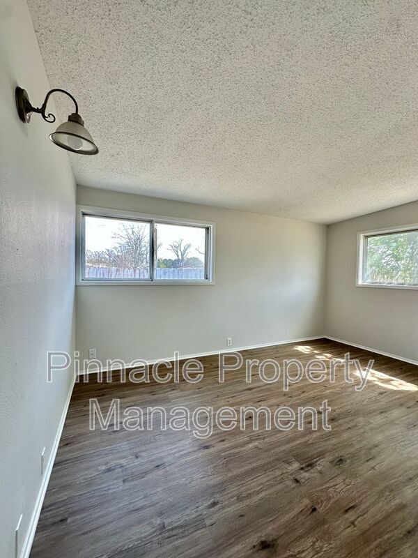 Building Photo - 2401 Field St