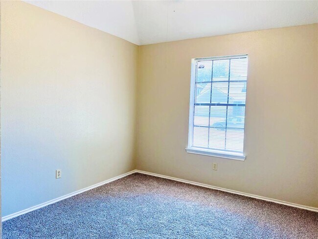 Building Photo - 18418 Arbormont Dr