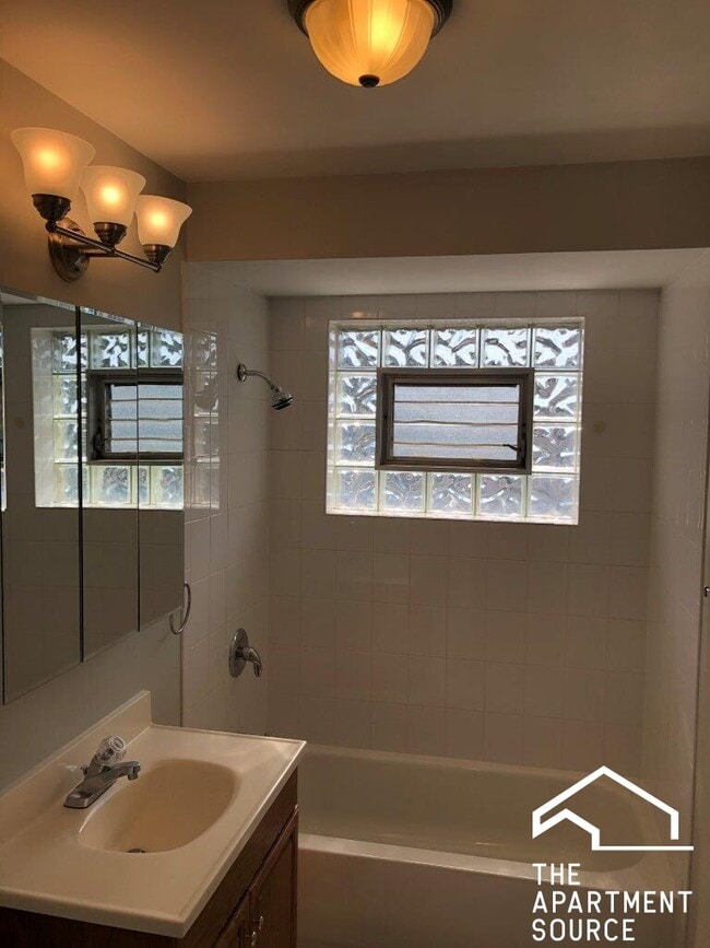 Building Photo - 8549 Grand Ave