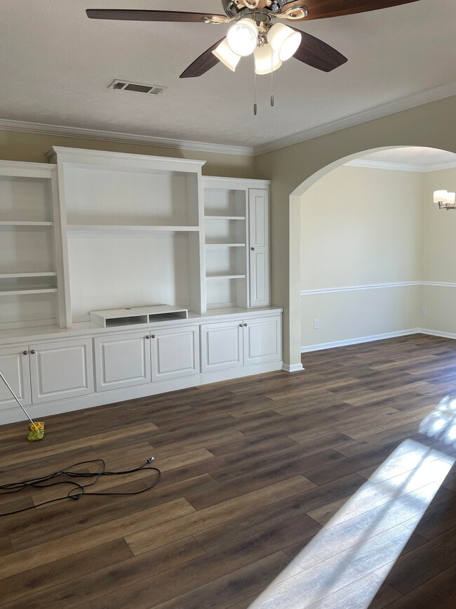 Building Photo - 1506 Hamden Dr