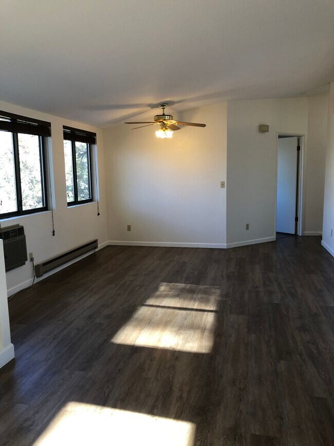 Building Photo - PM16-00277S: Joseph