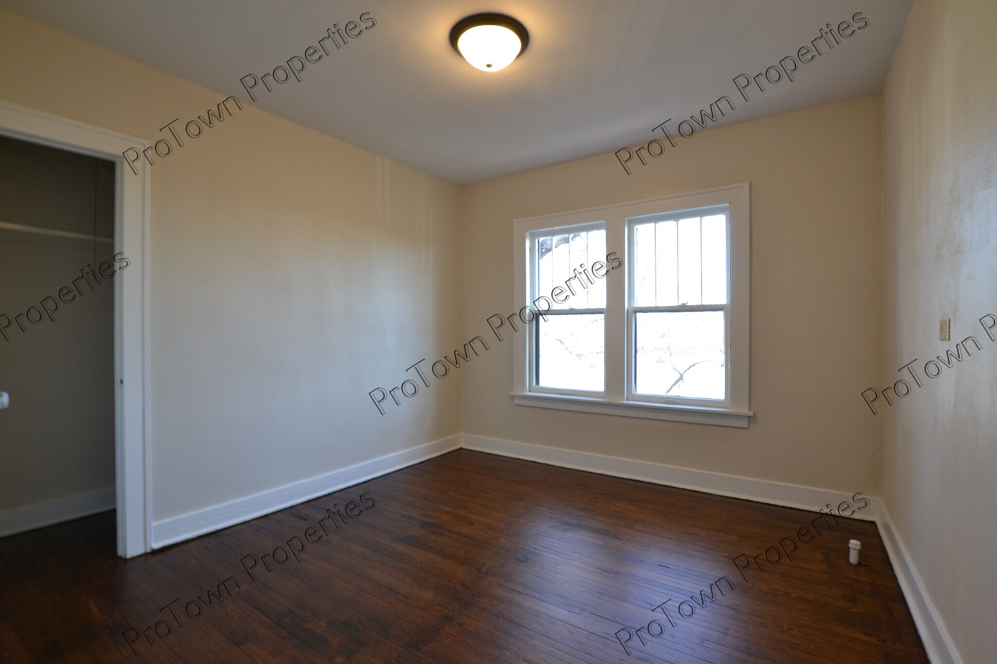 Building Photo - 757 Jasper St