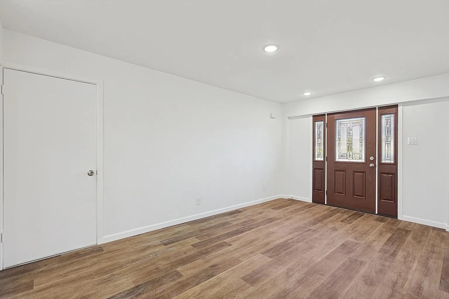 Building Photo - 9039 Pinewood Dr
