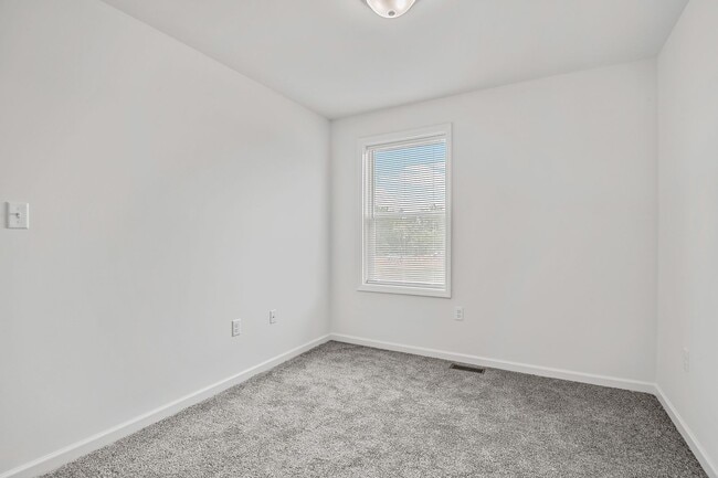 Building Photo - 326 Sruthi Dr