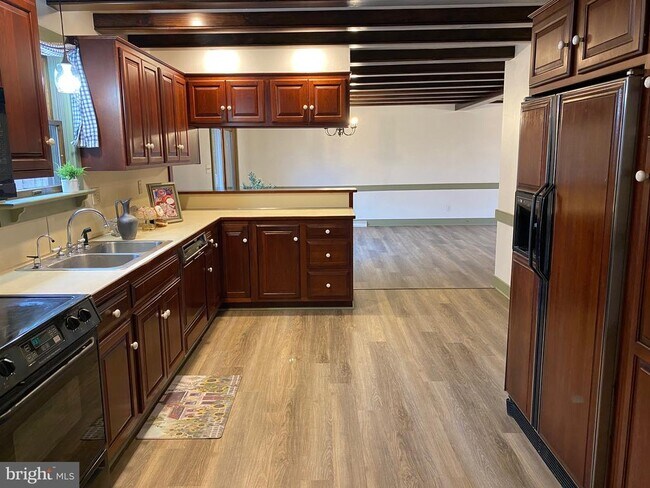 Building Photo - 45 Clay Slate Rd