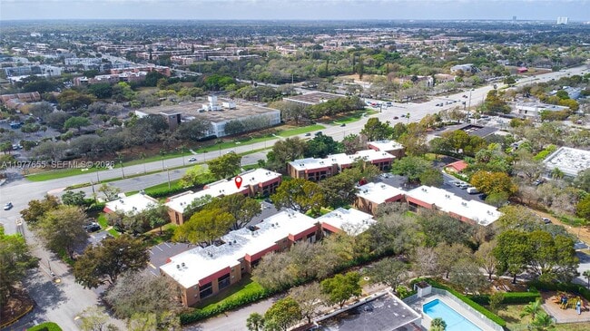 Building Photo - 8600 NW 34th Pl