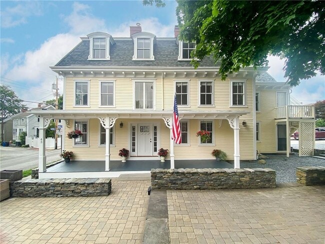 Building Photo - 43 Farewell St