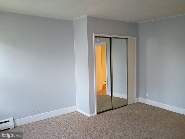 Building Photo - 19 W Locust St