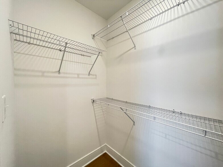 Building Photo - 788 W Marietta St NW