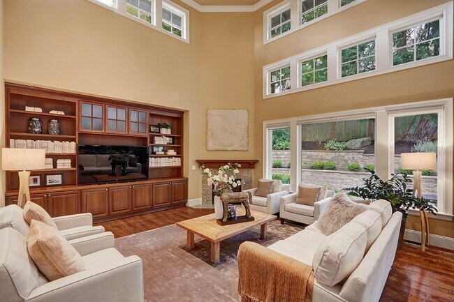 Building Photo - 5Bdrm+Office / 3.5 bath - West Bellevue Home