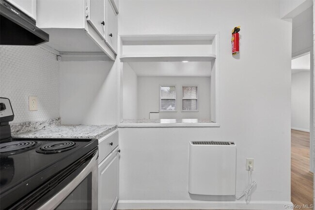 Building Photo - 376 NY-52