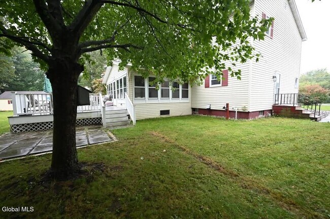 Building Photo - 229 Middletown Rd