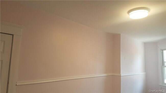 Building Photo - 14-16 Horton Avenue Unit 1st Floor