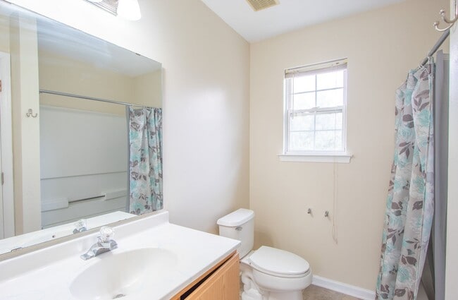Building Photo - 247 Academy Ln
