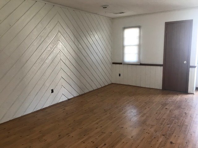 Building Photo - VISTA COURT!  2 Bedrooms/Lower Level Bonus...