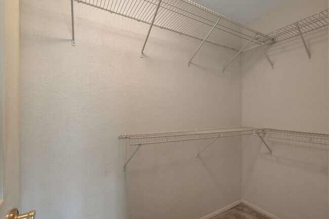 Building Photo - 6812 W Elm Creek Dr