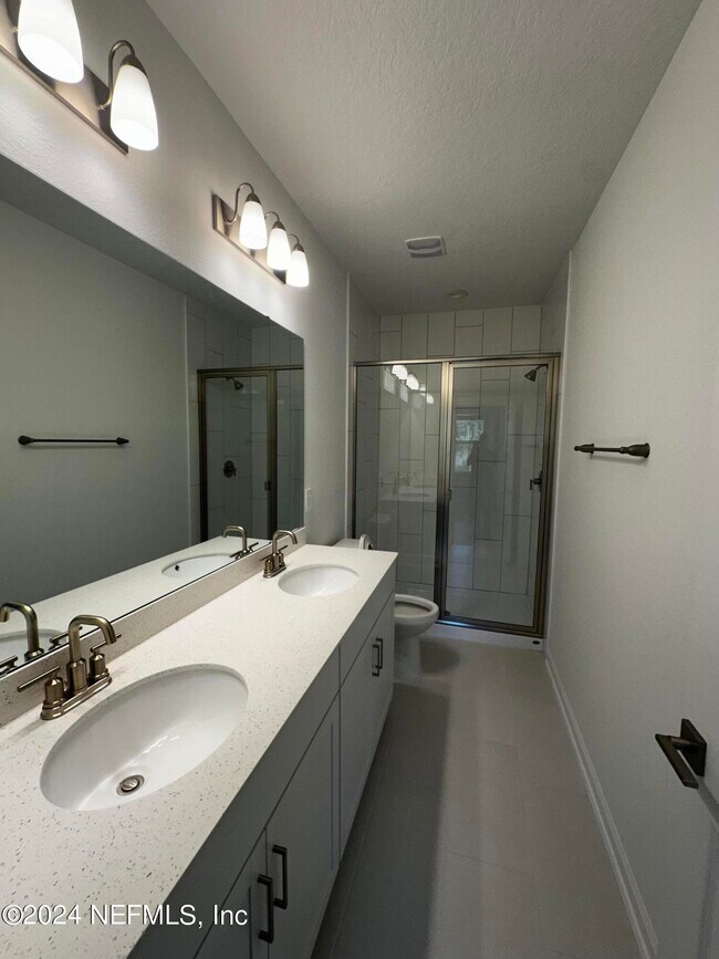 Building Photo - 545 Brandon Lks Dr