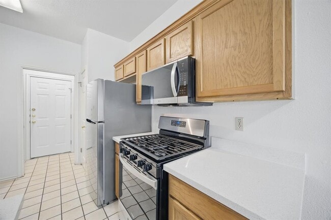 Building Photo - 2808 Kestrel Dr
