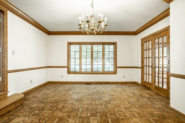 Building Photo - 9628 Summerlakes Dr