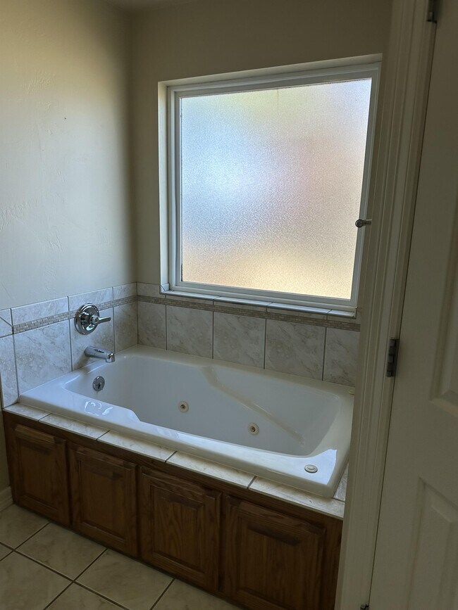 Building Photo - 4616 Alpine Pl