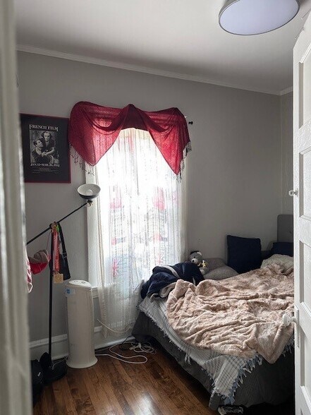 Bedroom 2 - 1314 W Chestnut St