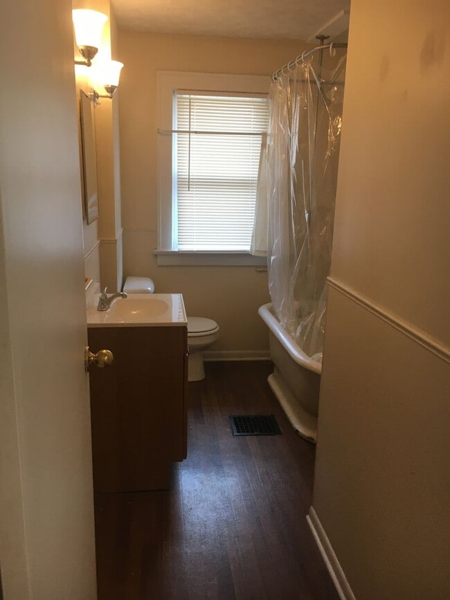 Building Photo - 2476 Adams Ave