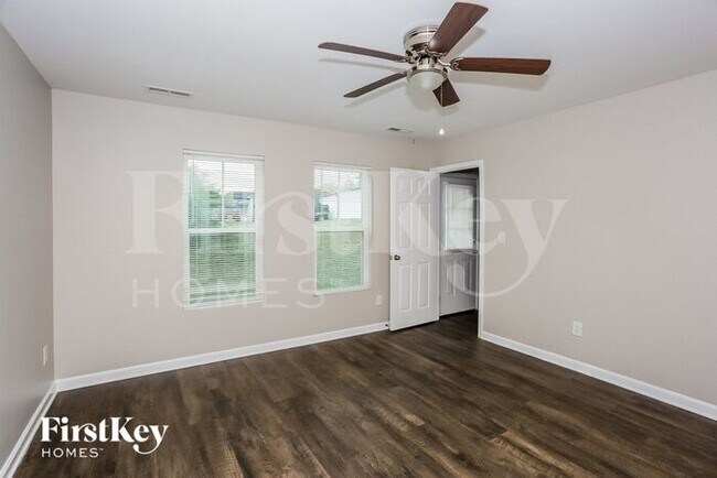 Building Photo - 47 Dulin Dr SW
