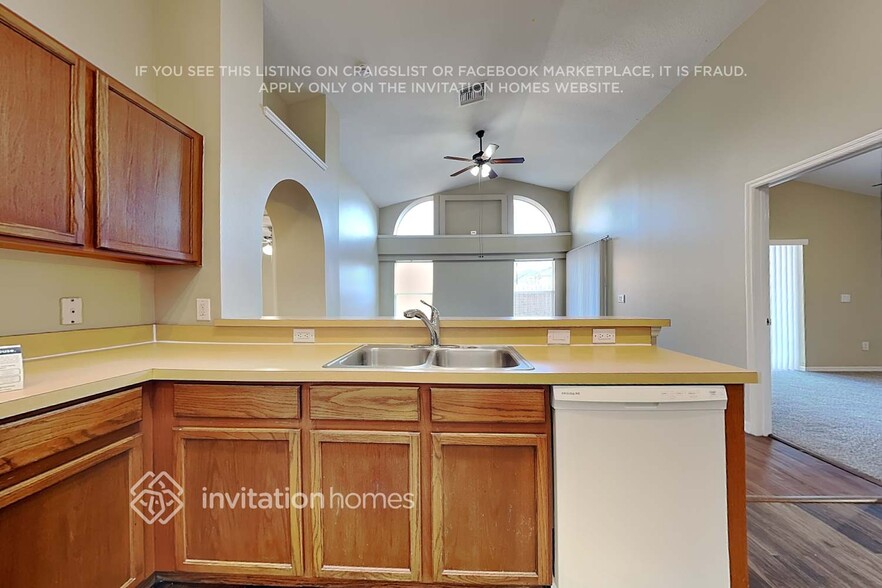 Building Photo - 6805 Waterton Dr