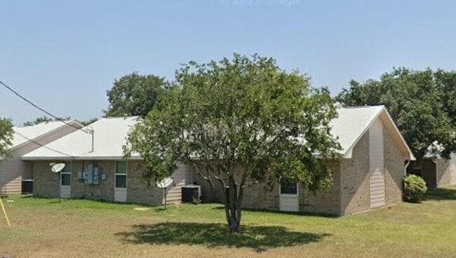 Building Photo - 602 W Commons St