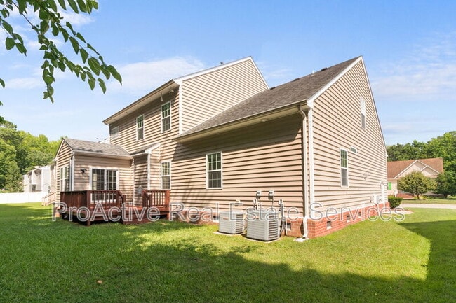 Building Photo - 729 Creekwood Dr