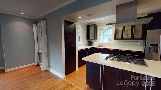 Building Photo - 419 Webster Pl