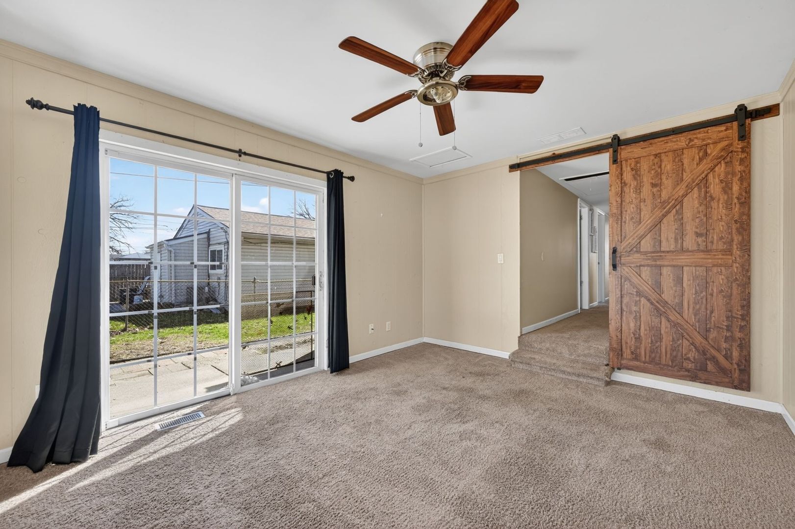 Building Photo - 35046 Rosslyn St