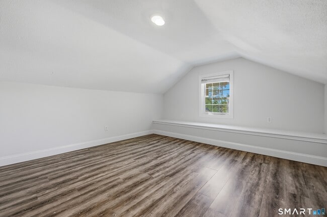 Building Photo - 111 Laurel Ct