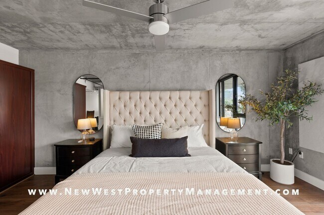 Building Photo - Spectacular Little Italy Loft at Doma, 2 Parking Spaces! Small Pet OK!