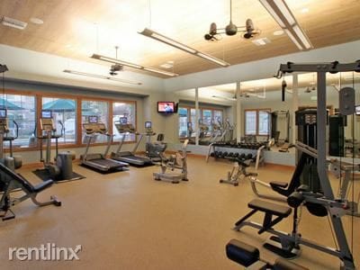 Building Photo - 2088 E Lakeshore Dr