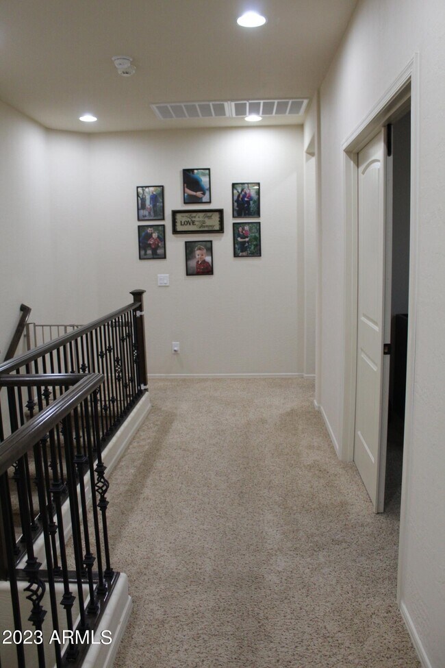 Building Photo - 3457 S Swan Dr