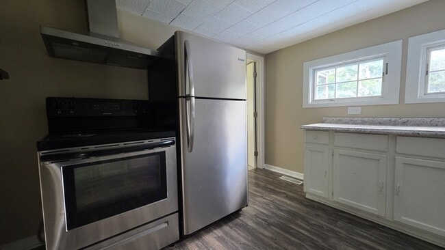 Building Photo - Renovated Cottage for Rent