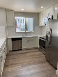 Remodeled Kitchen with SS Appliances - Vallejo Street