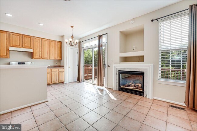Building Photo - 13316 Colchester Ferry Pl