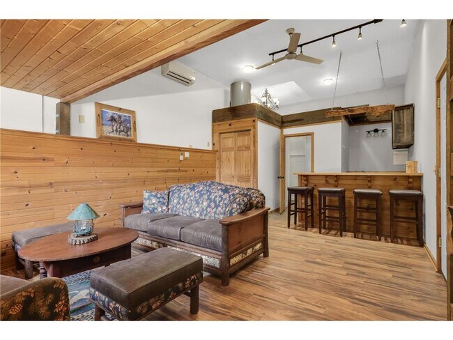 Building Photo - 15340 W Sunrise Cir