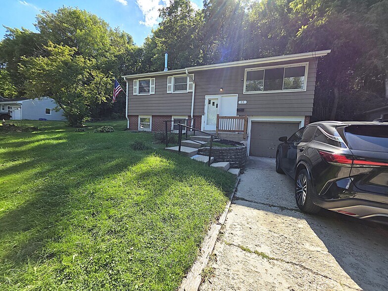 Primary Photo - 23 N Lincoln Ave