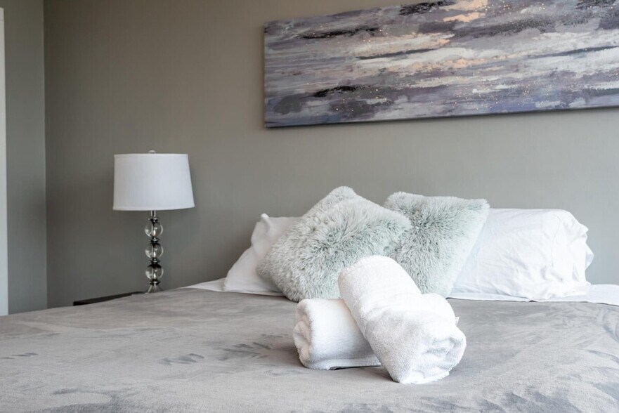 Building Photo - 215 Piedmont Ave NE