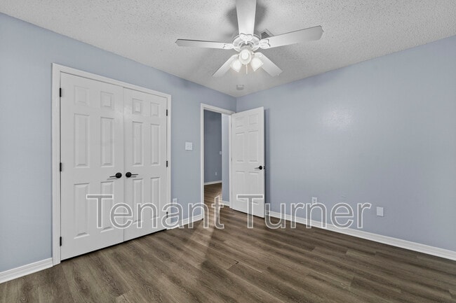 Building Photo - 13300 St Martin Dr