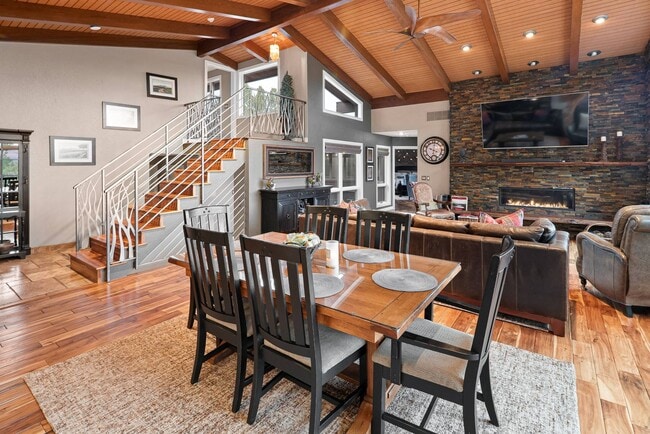 Building Photo - FURNISHED 6-12 MONTH LEASE - WEST SEDONA -...