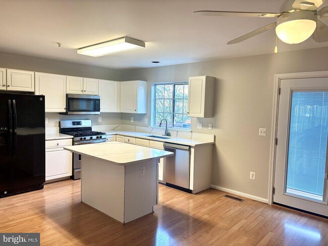 Building Photo - 12411 Carters Grove Pl