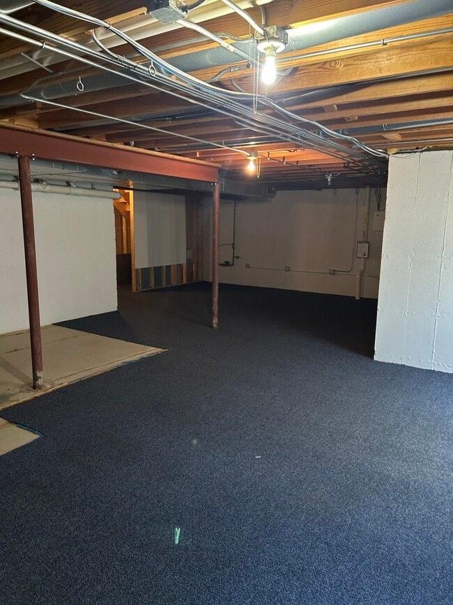 Building Photo - 1N008 Mission Ct